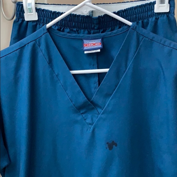 Cherokee Scrub Set - Picture 2 of 5